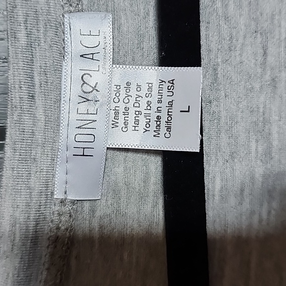 Gray shirt with pocket - Picture 3 of 3